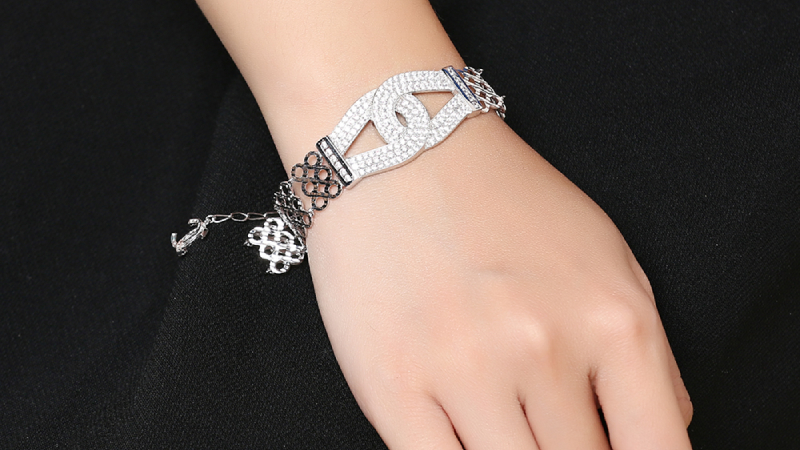 Lắc Tay AVJ.B000061 mang một vẻ ngo&agrave;i sang trọng